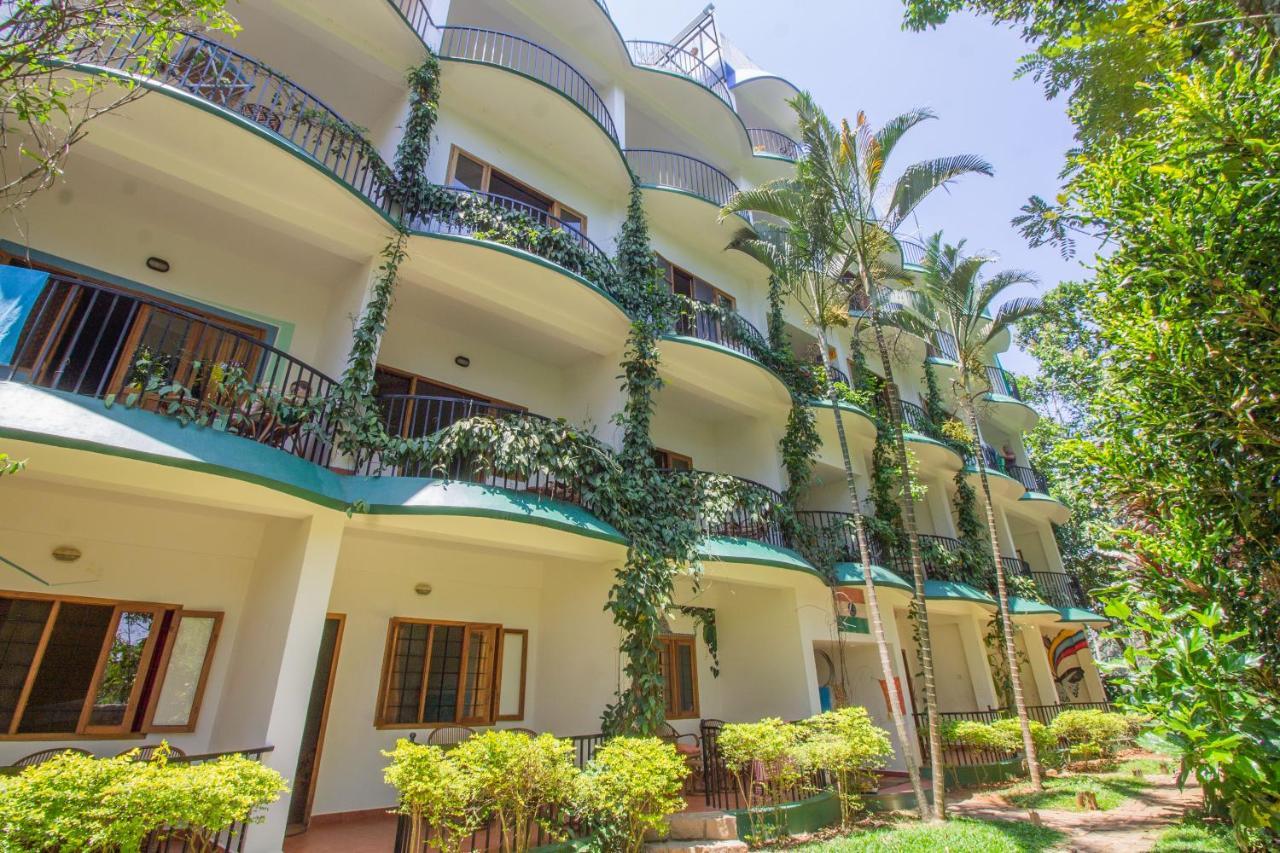 Chrissie'S Hotel Thekkady Exterior photo